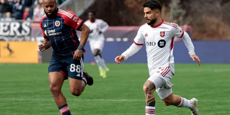 New England vs Toronto ở vị thế khác nhau